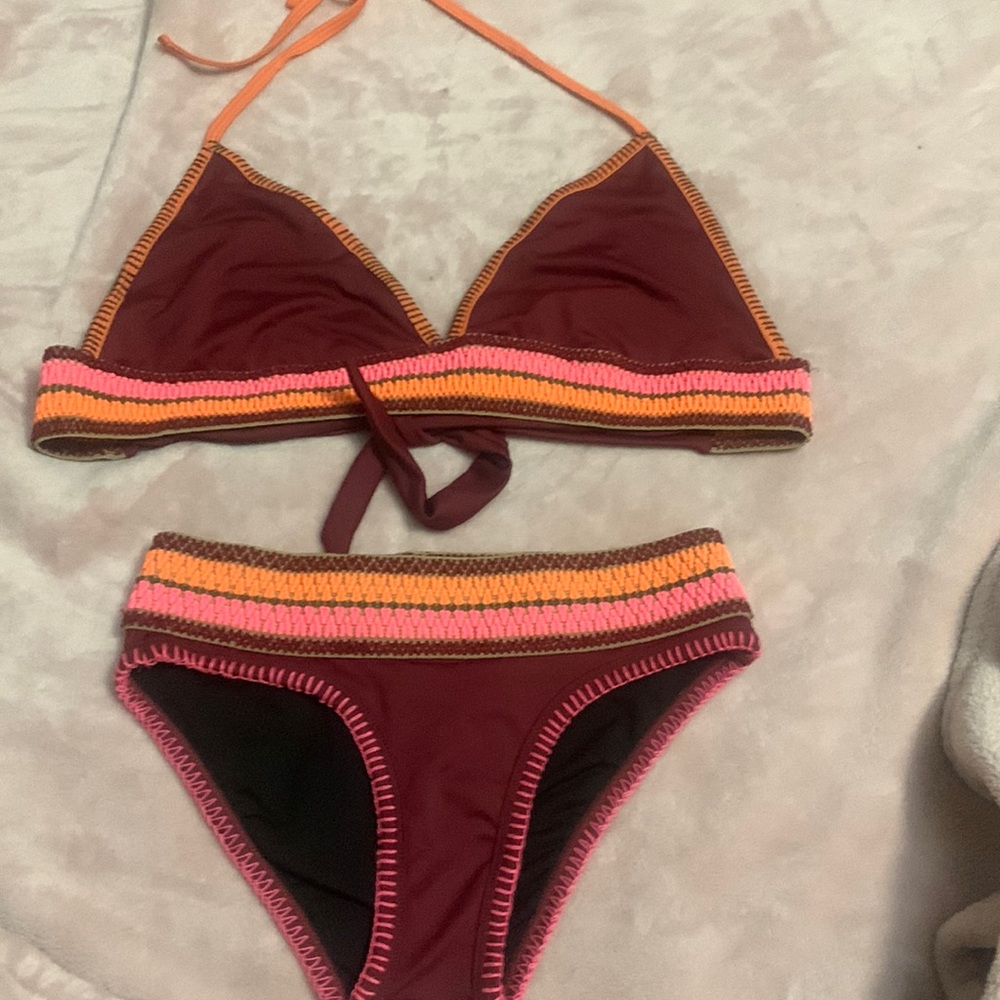 VENUS Bikini  Top is XL Bottoms size 6
